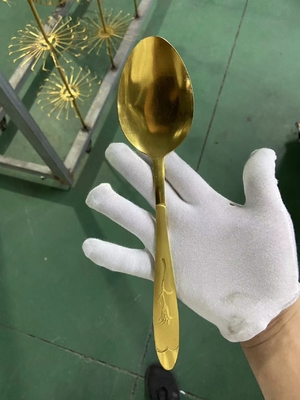 Máquina de revestimento a vácuo PVD de cor de ouro automática profissional para artigos de mesa