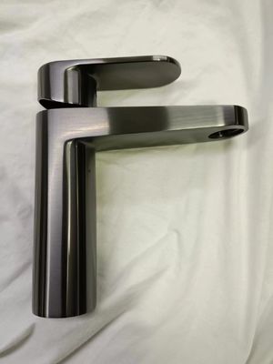 Máquina de revestimento a vácuo PVD totalmente automática para revestimentos decorativos com equipamento de revestimento multi-arco de poupança de energia