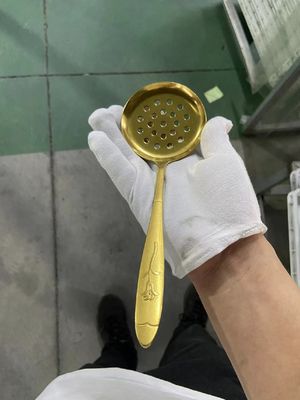 Máquina de revestimento PVD de metal de jóias Máquina de revestimento de ouro iônico