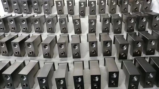 Máquina de revestimento mini PVD/Máquina de revestimento de vácuo pequeno/Máquina de revestimento metálico PVD usada para prata, cor dourada