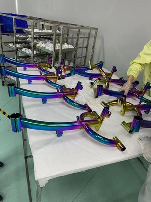 Máquina de revestimento a vácuo de íons de arco PVD para mesa e cadeira de chapa de aço inoxidável multicolorida