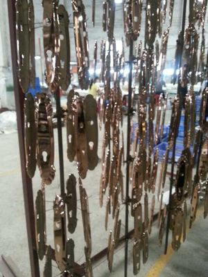 Máquina de revestimento PVD para joias de ouro Máquina pequena de revestimento a vácuo PVD de titânio