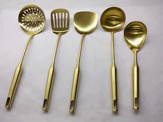 Máquina de revestimento a vácuo PVD totalmente automática com resistência a altas temperaturas e revestimento resistente ao desgaste para utensílios de cozinha