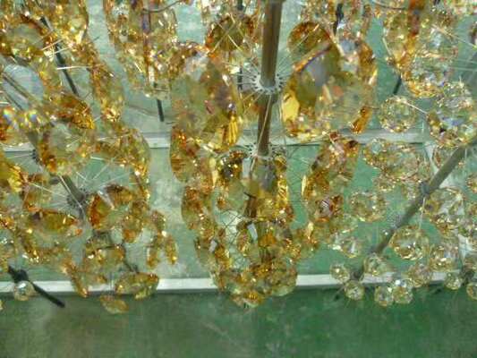Máquina de revestimento PVD de alta refletividade com acabamento metálico transparente e sistema de controlo automático completo para decorações de vidro