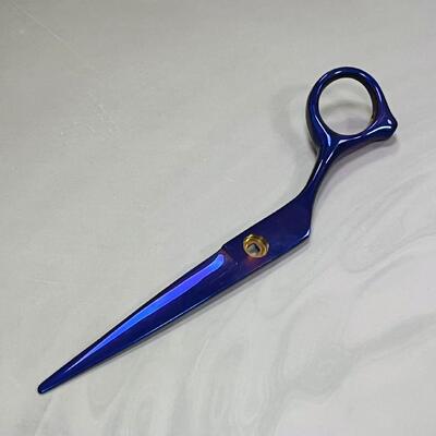 Máquina de revestimento PVD resistente ao desgaste com tecnologia de revestimento uniforme e sistema de controlo automático completo para tesouras