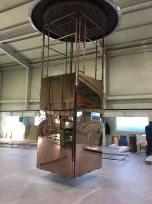 Máquina de revestimento PVD de longa duração com tecnologia de cobertura total de superfície para divisórias de aço inoxidável