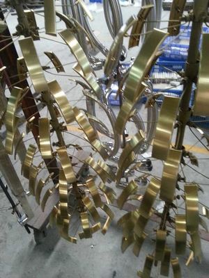 Máquina de revestimento PVD para joias de ouro Máquina pequena de revestimento a vácuo PVD de titânio